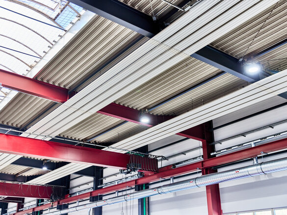 Zehnder ZIP 4 in einer Industriehalle