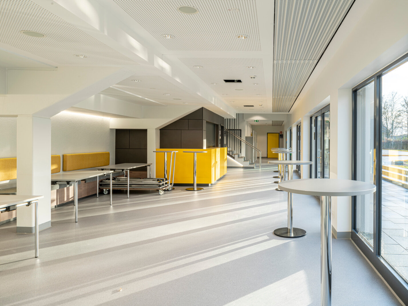 Zehnder ZFP, RHC, CP, Ceiling Panel, Zehnder, Reference, sports hall, foyer, Riedhalle, Steinheim an der Murr