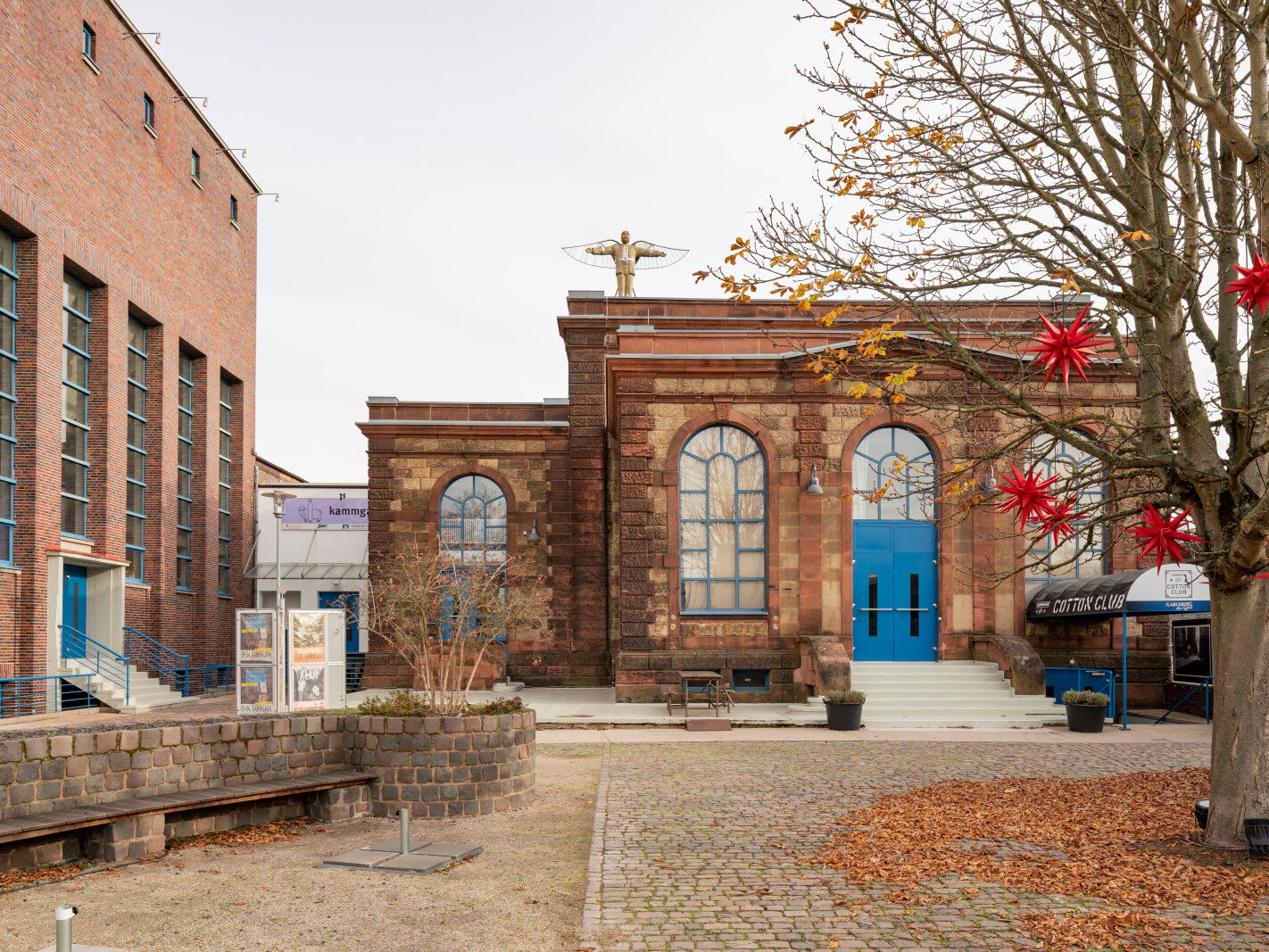 Reference Zehnder ZFP Heating and cooling ceilings 