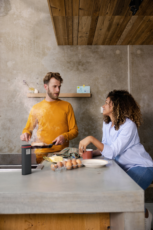 Zehnder_CSY_Airdentifier_Milieu_Kitchen_Cooking Cut-Out Zehnder Airdentifier Comfortable indoor ventilation