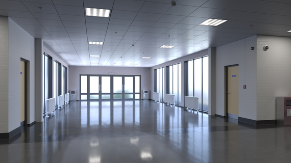 Zehnder_RAD_01_2016_STF_3060-10-V007_White_9016_C01_1k_School.tif Key Visual Zehnder Charleston Decorative radiator Angled view