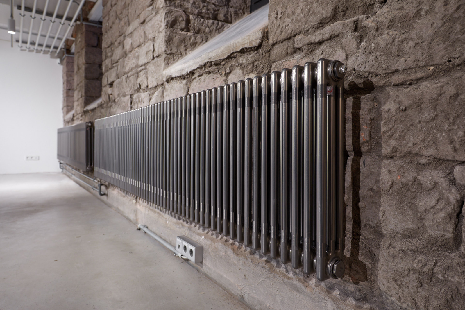 Reference Zehnder Charleston Decorative radiator Front view