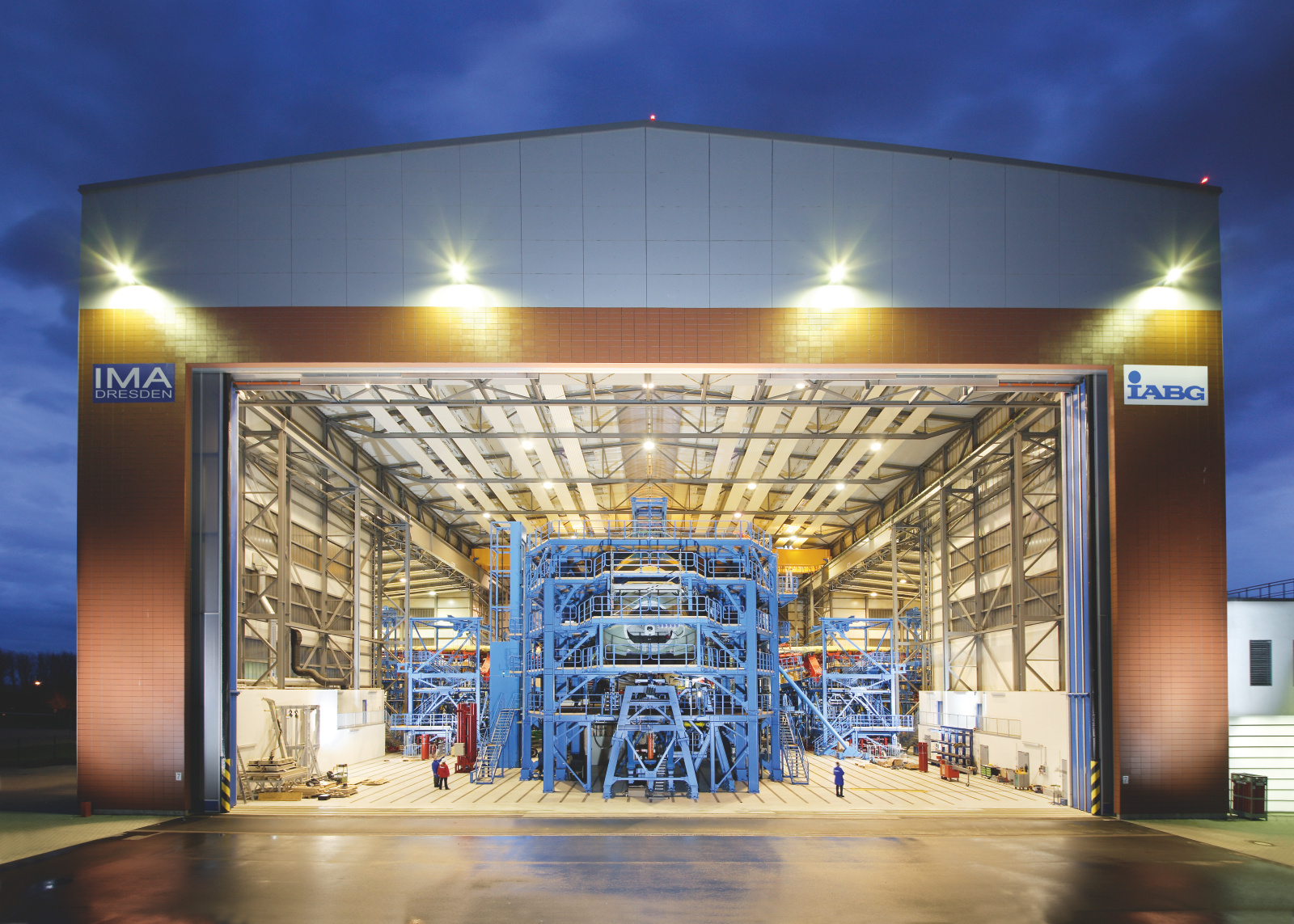 Reference ZBN Heating and cooling ceilings Front view