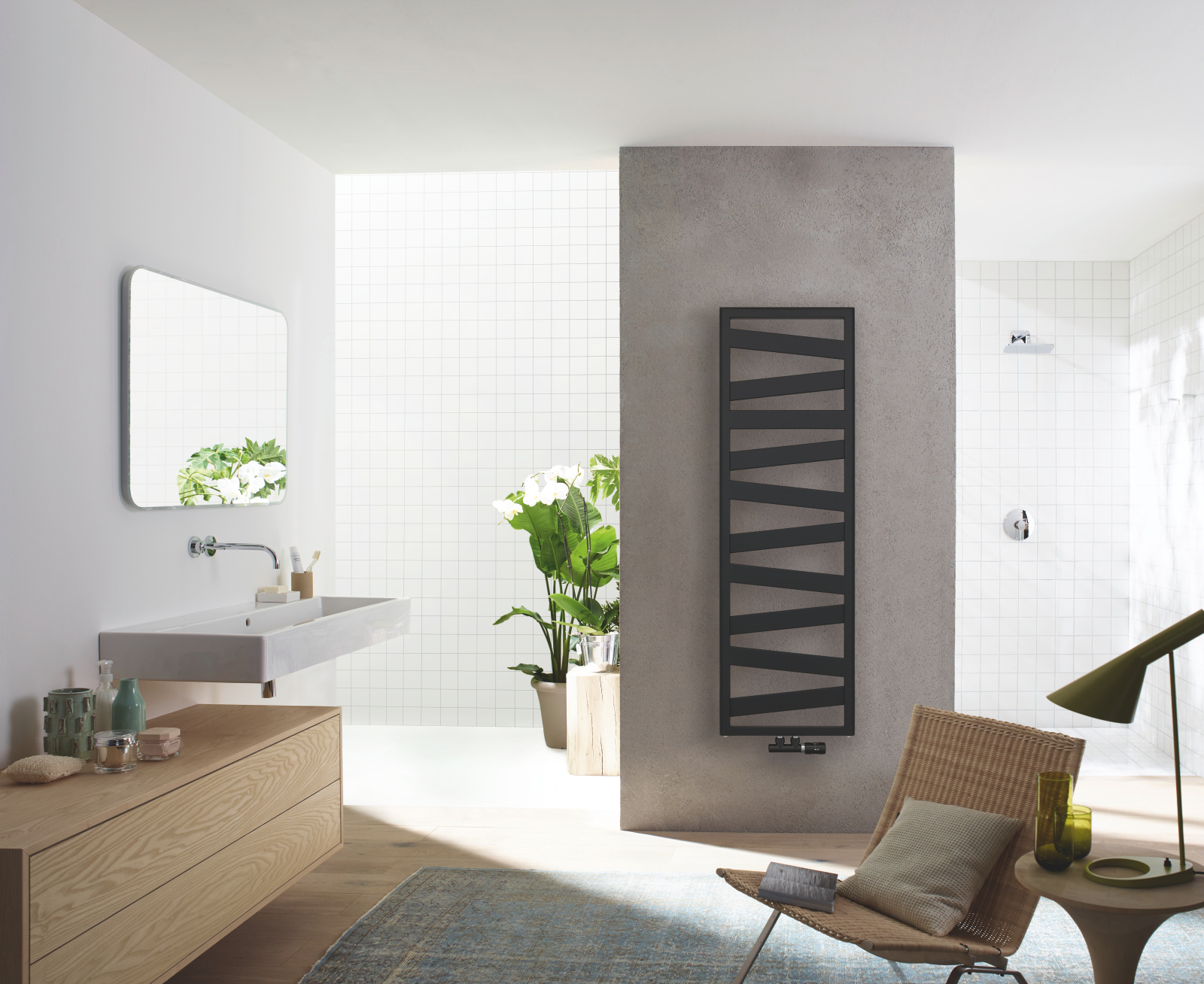 Key Visual Zehnder Ribbon Decorative radiator Angled view