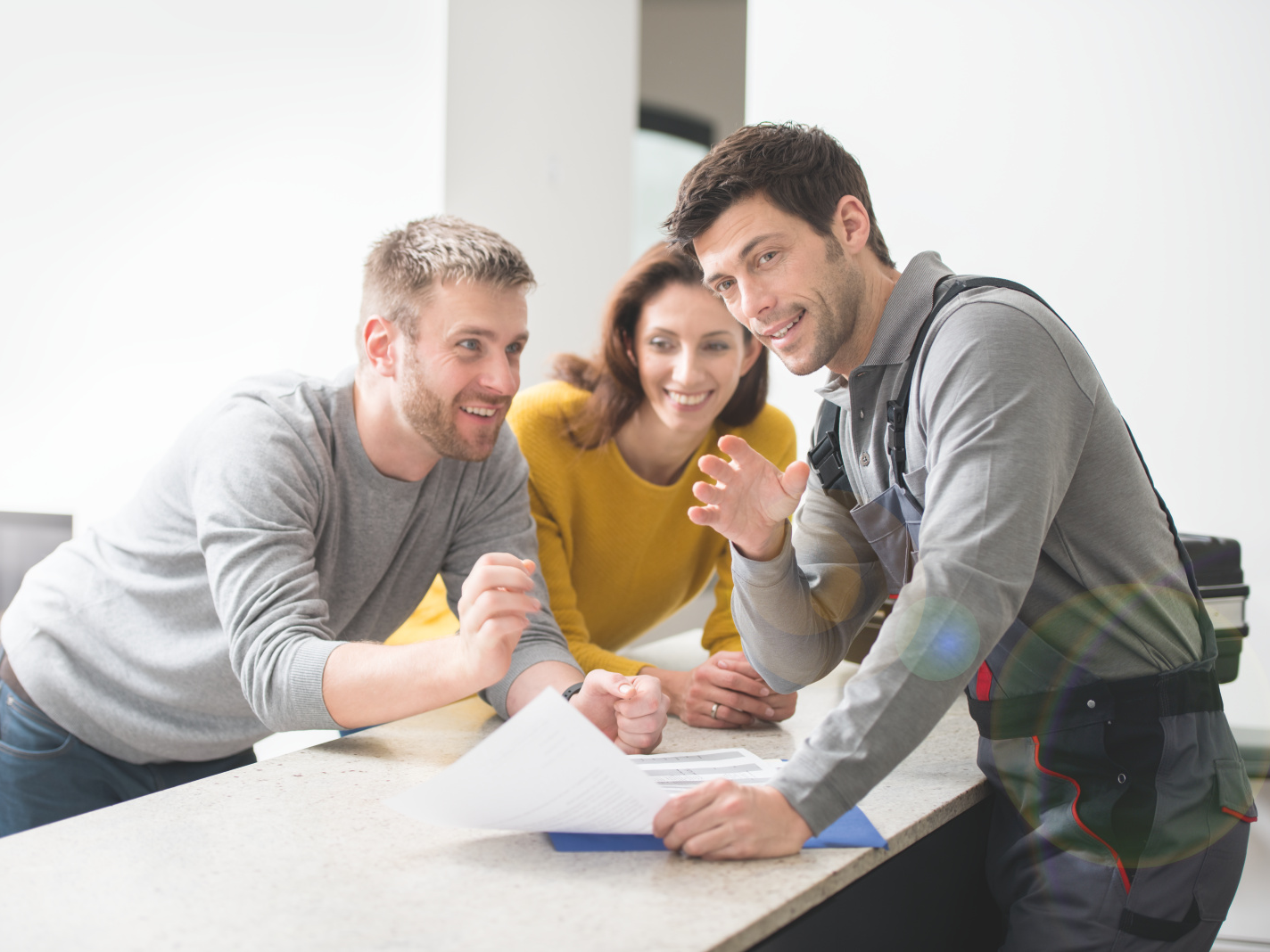 Checkliste für eine kluge Planung Durchsicht einer Checkliste für die intelligente Planung von Teilrenovierungen gemeinsam mit Experten