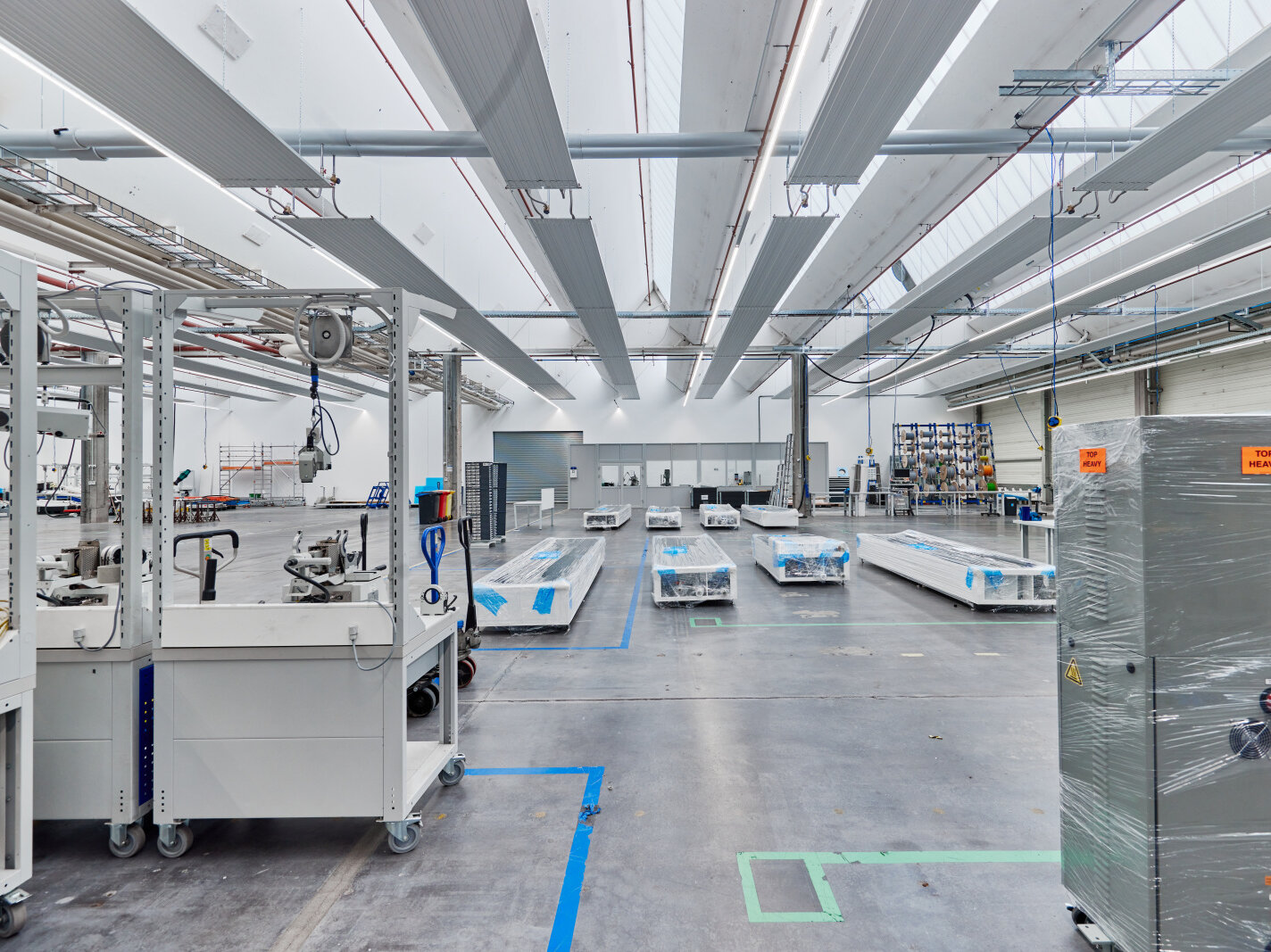 Zehnder ZFP, RHC, CP, Ceiling Panel, Zehnder, Reference, warehouse, production, hall, Rena, Mönchweiler