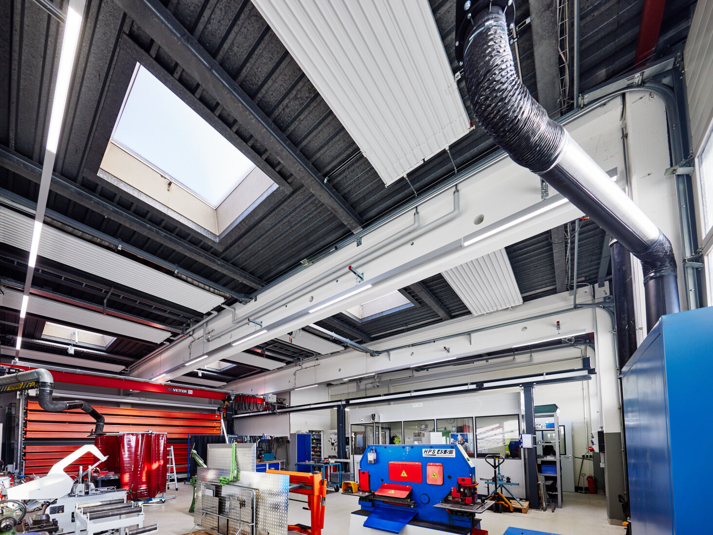 workshop, production hall, hall, chain assembly