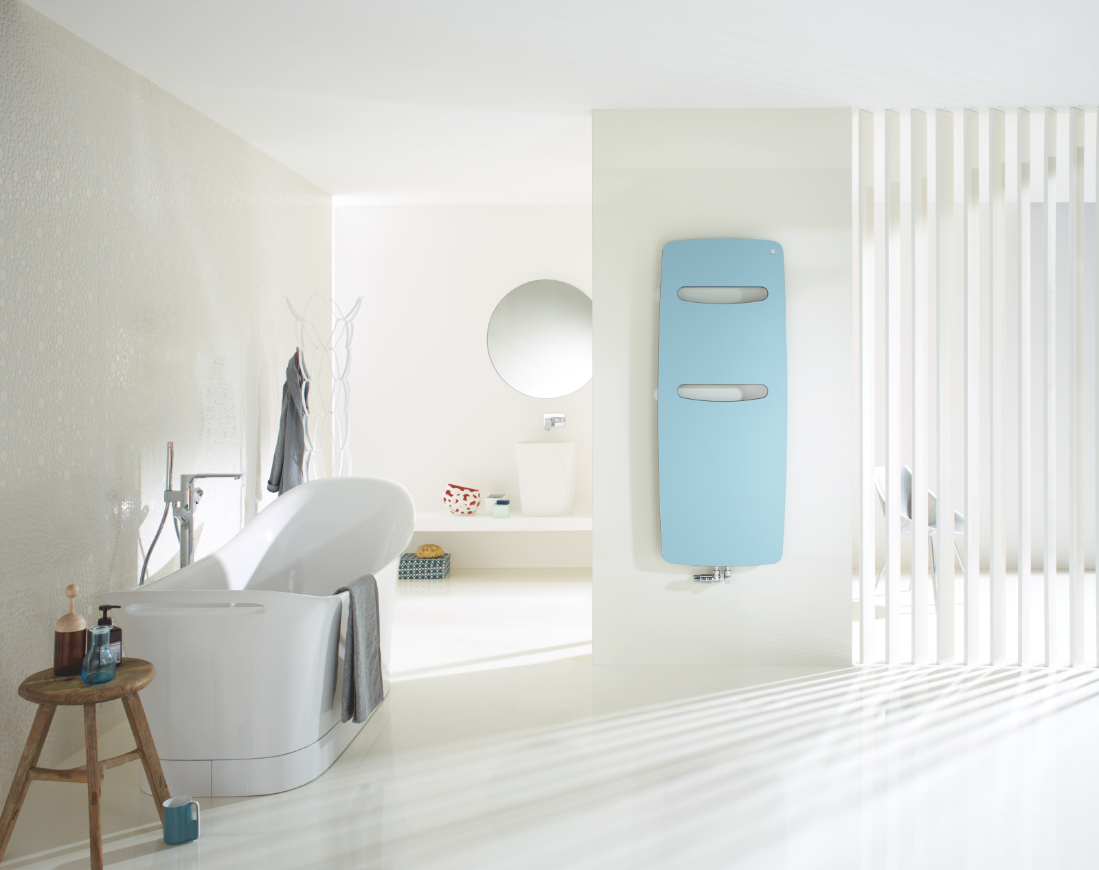 Cut-Out Zehnder Vitalo Spa Decorative radiator Front view