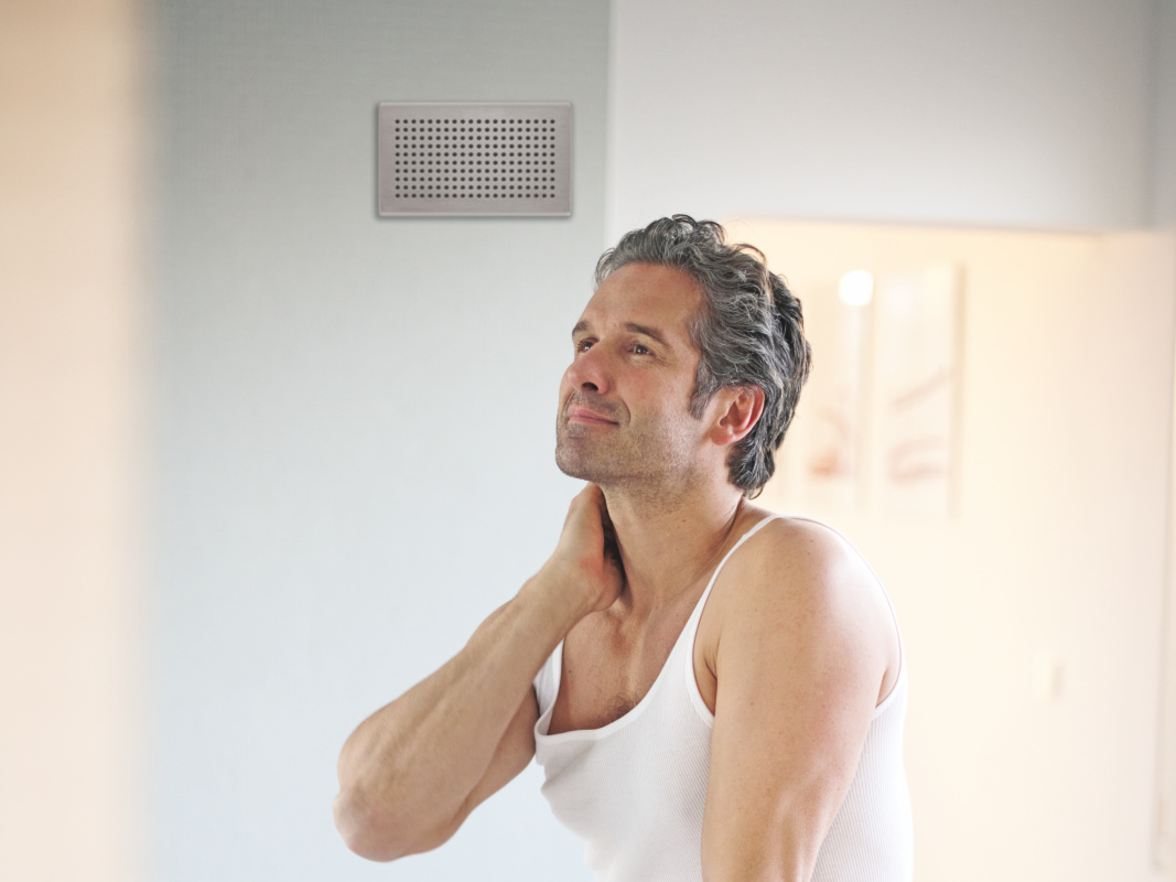 Zehnder_CSY_Design_grilles_Stuttgart_people_bathroom