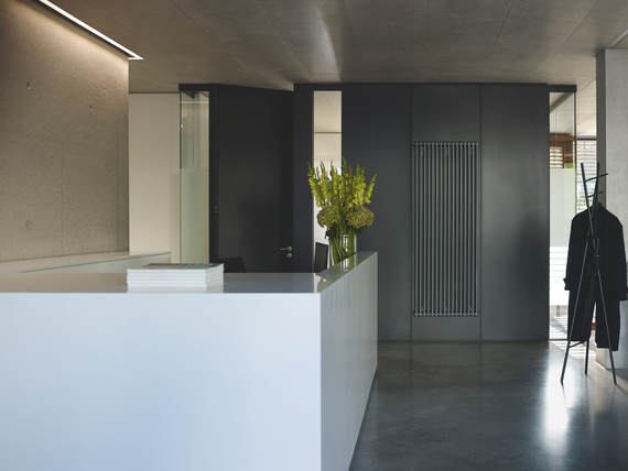 Reference Zehnder Charleston Decorative radiator Front view