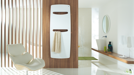Zehnder_RAD_Vitalo-Spa_chair_towel bar Rendering Zehnder Vitalo Spa Decorative radiator Front view